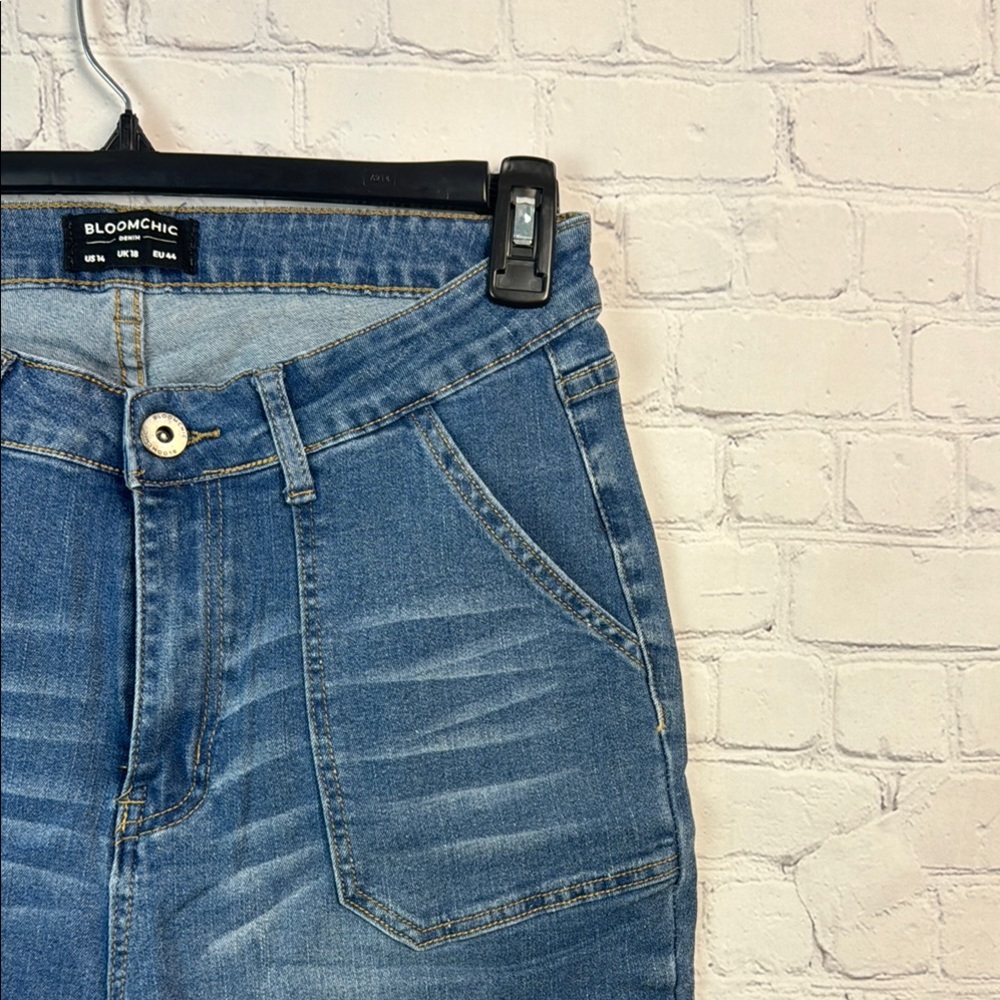 BloomChic High Rise Blue Jeans - Picture 3 of 6